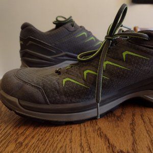 Lowa men's hiking boots size 11